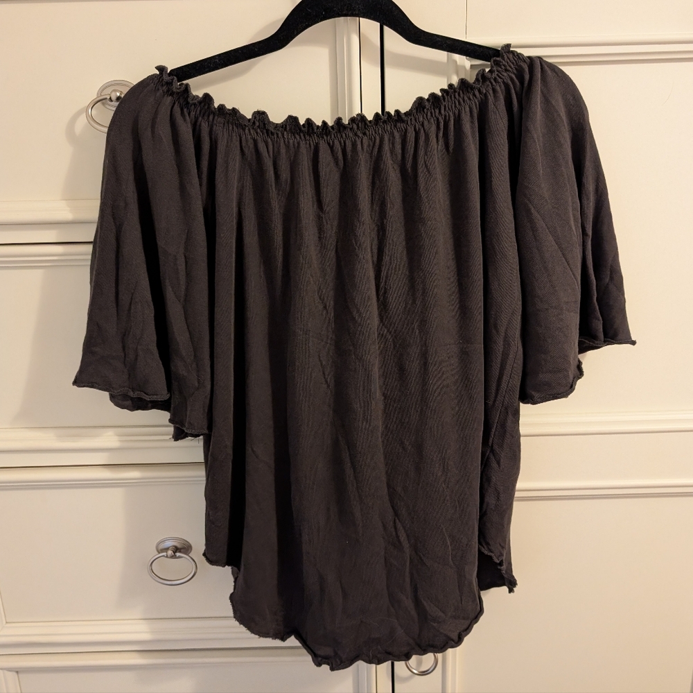 Chaser Women's Off-Shoulder Grey Blouse